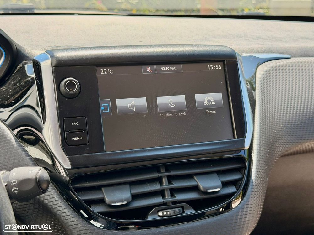 Peugeot 2008 1.2 PureTech Allure EAT6 - 21