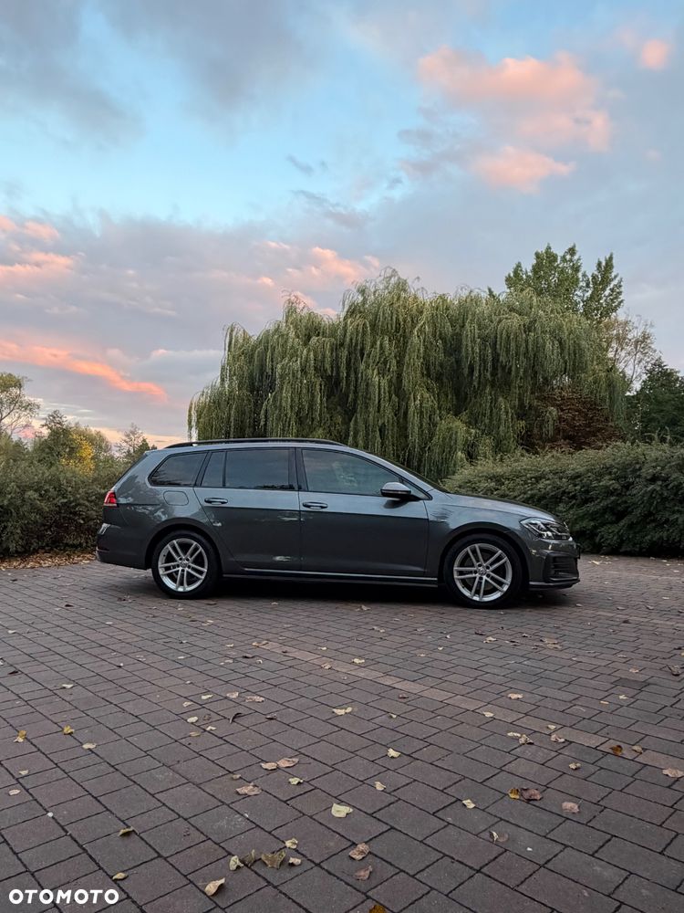 Volkswagen Golf - 22