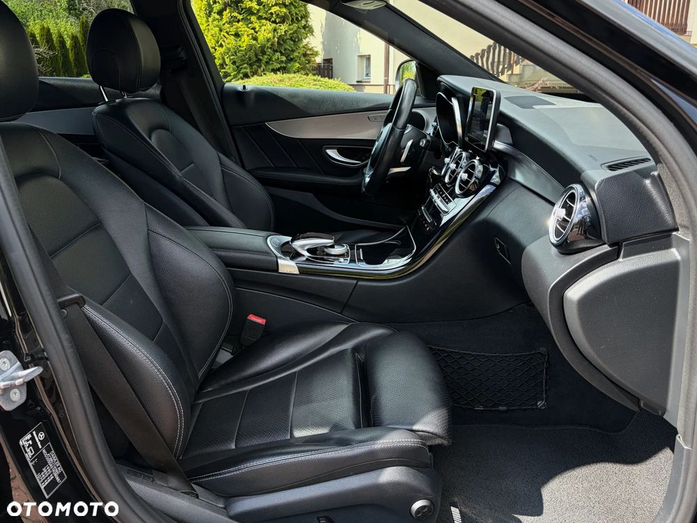 Mercedes-Benz Klasa C 180 9G-TRONIC AMG Line - 7