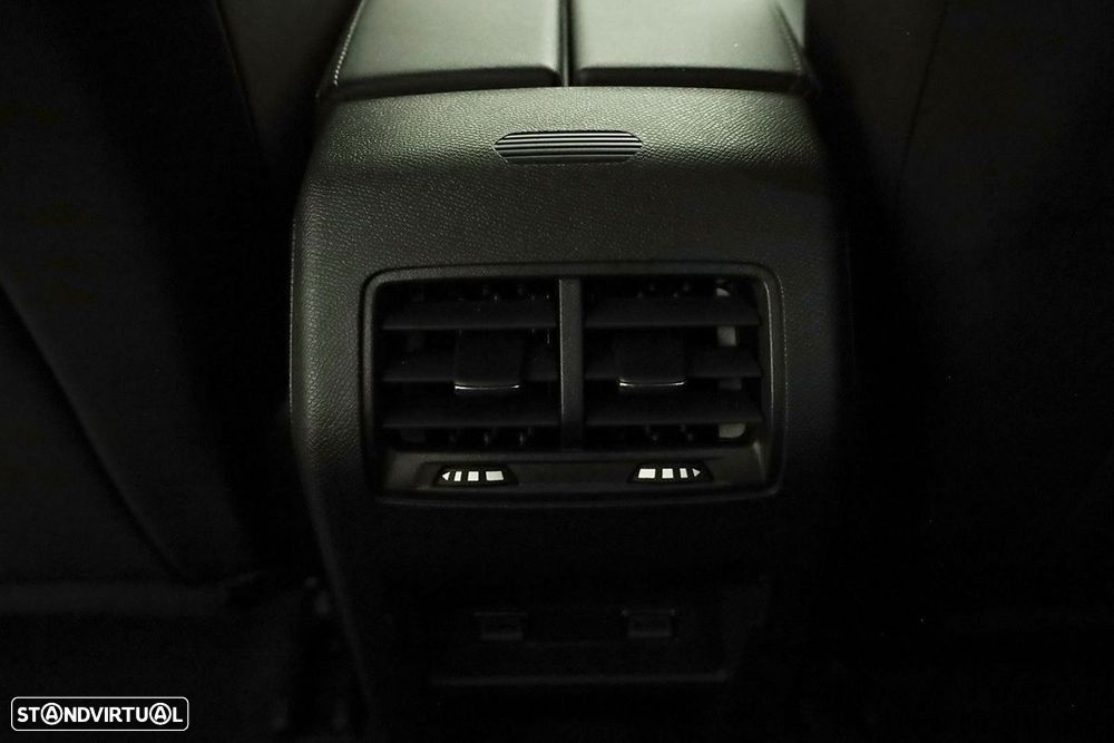 Peugeot 408 1.6 Hybrid Allure e-EAT8 - 24