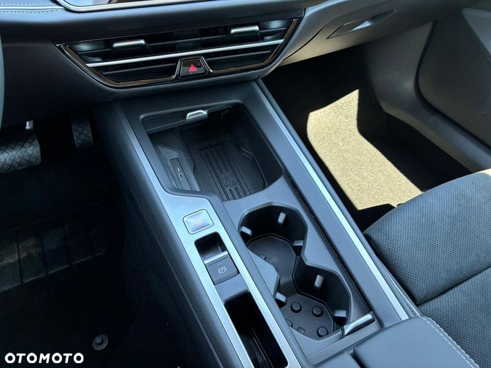 Volkswagen Passat - 25