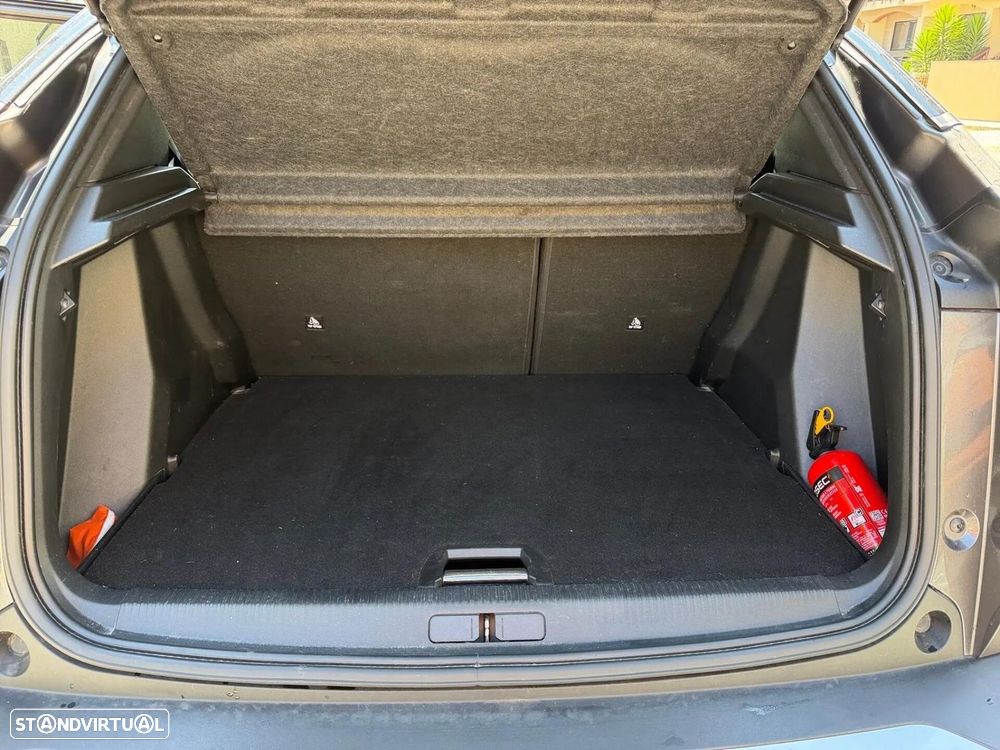Peugeot 2008 1.5 BlueHDi GT Line EAT8 - 11