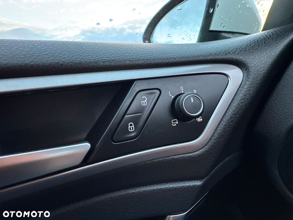 Volkswagen Golf e-Golf - 29