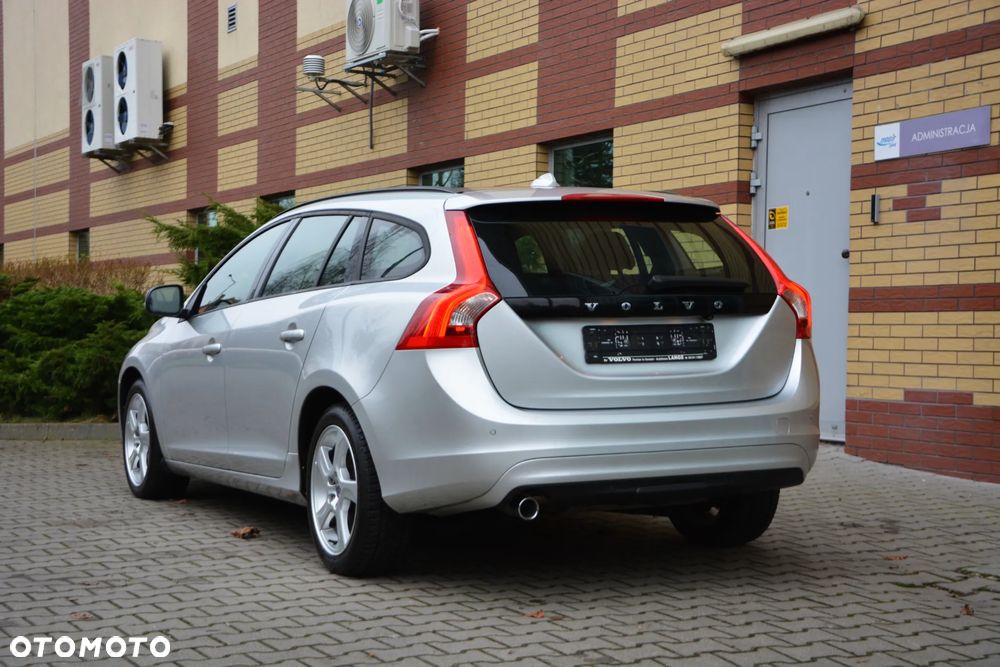 Volvo V60 D4 Geartronic Summum - 4