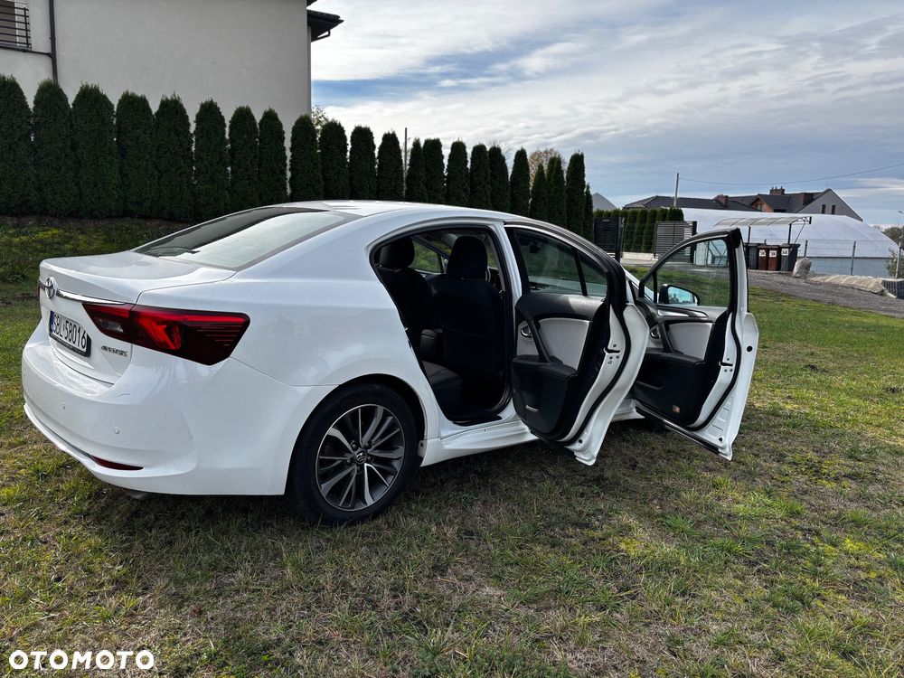 Toyota Avensis - 16