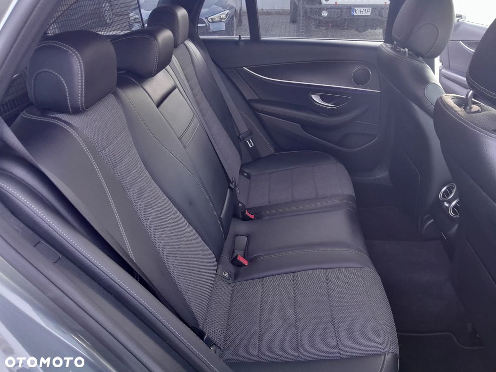 Mercedes-Benz Klasa E 220 d 4-Matic Avantgarde - 18