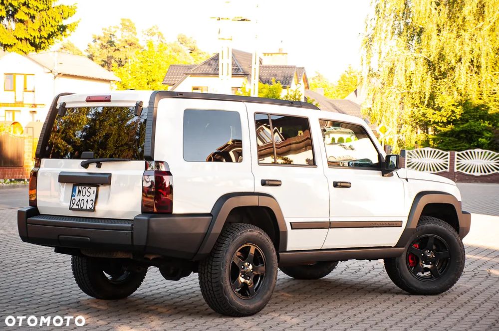 Jeep Commander - 23