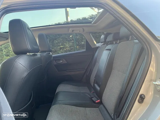 Toyota Auris 1.8 HSD Exclusive +TSS+Navi - 24