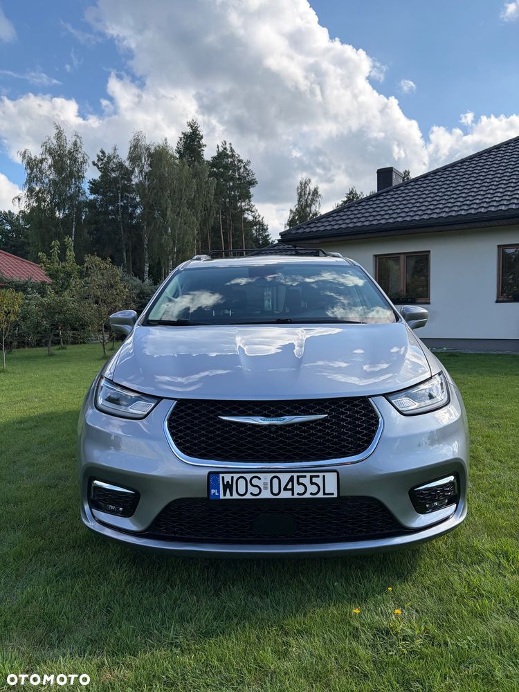 Chrysler Pacifica - 2