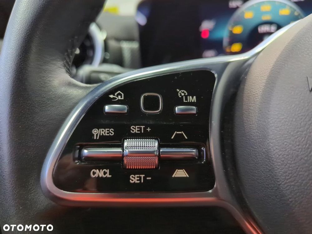 Mercedes-Benz CLA - 13