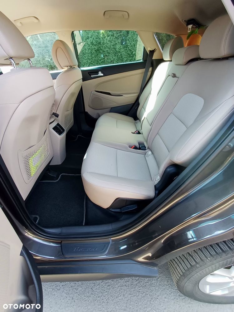 Hyundai Tucson 1.7 CRDI BlueDrive Style 2WD - 8
