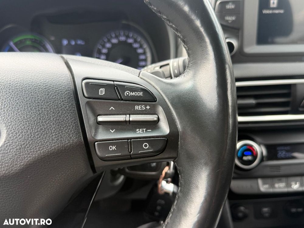 Hyundai KONA - 17