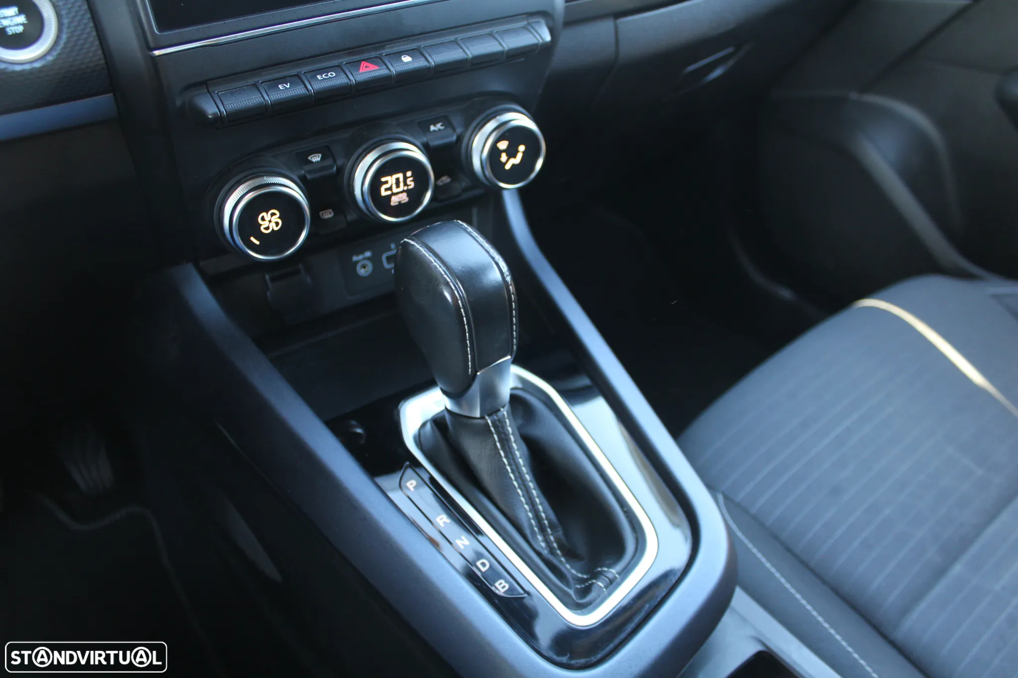 Renault Arkana 1.6 E-Tech Intens - 18
