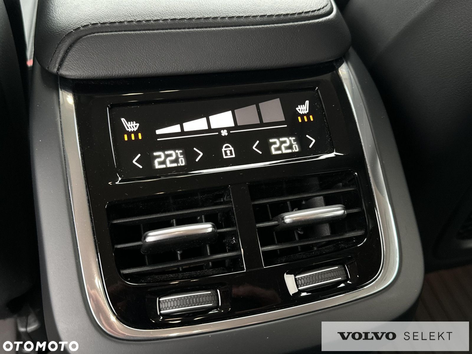 Volvo V60 Cross Country - 21