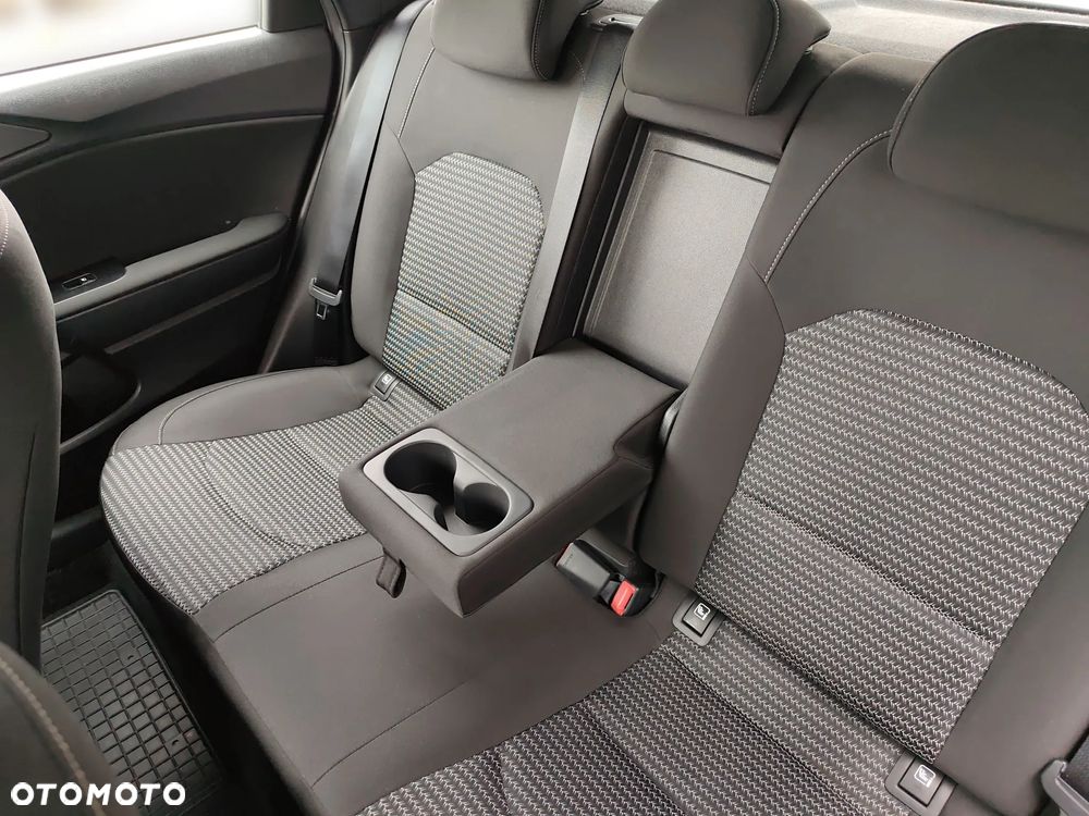 Kia Ceed 1.5 T-GDI M - 16