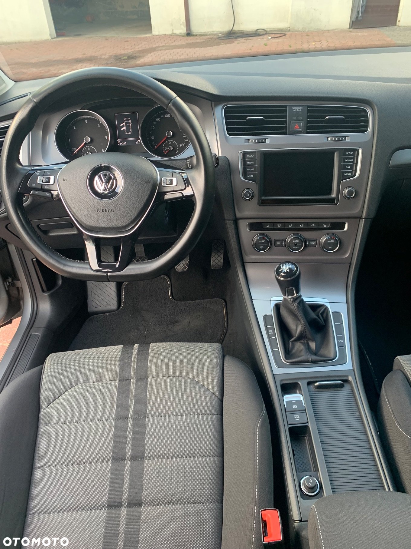 Volkswagen Golf 1.6 BlueTDI Comfortline - 10