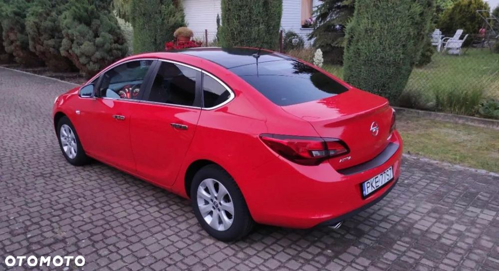 Opel Astra 2014 photo 4