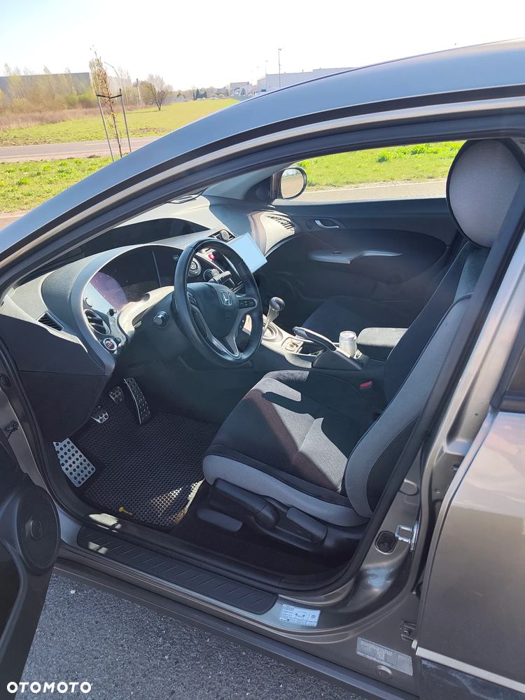 Honda Civic 1.8 Comfort - 26