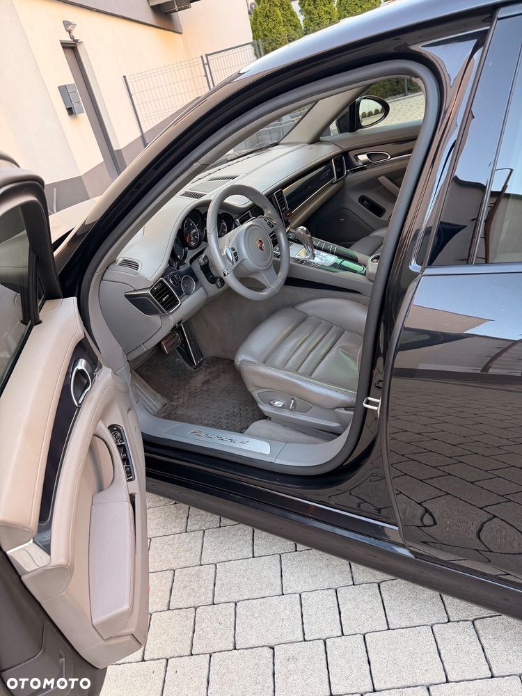 Porsche Panamera 4 PDK - 9