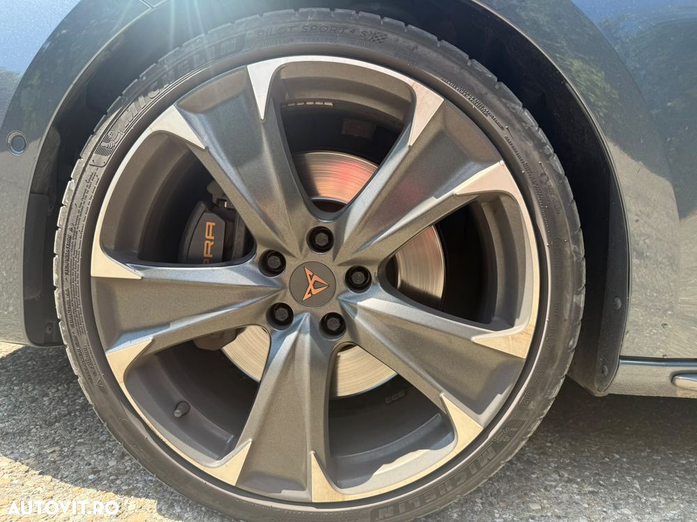 Cupra Leon 2.0 TSI DSG - 4