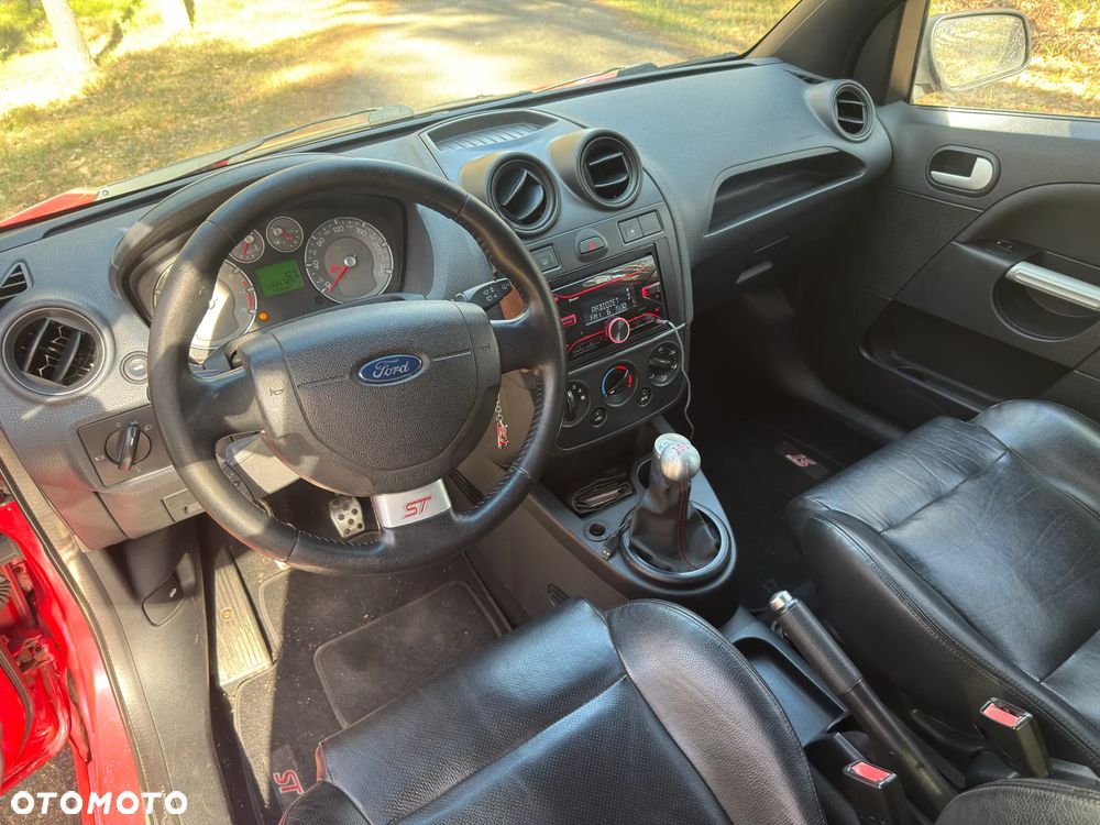 Ford Fiesta 2.0 ST - 12