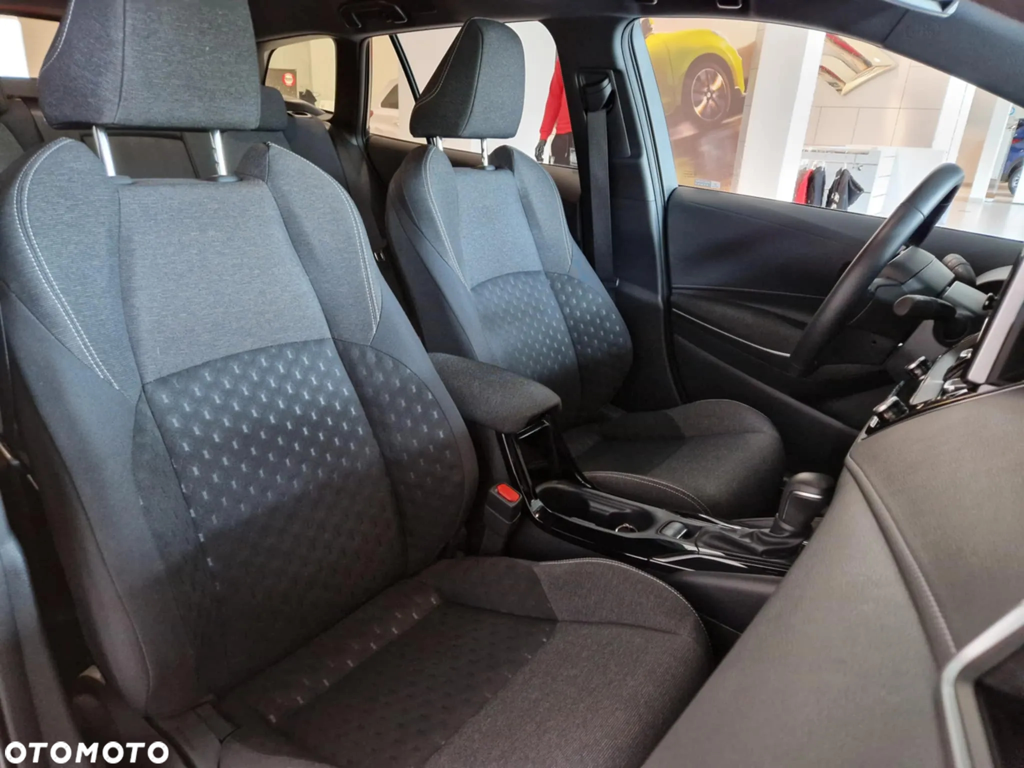 Suzuki Swace 1.8 Hybrid Premium Plus CVT - 11