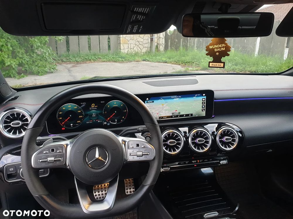 Mercedes-Benz CLA 220 d AMG Line 8G-DCT - 34