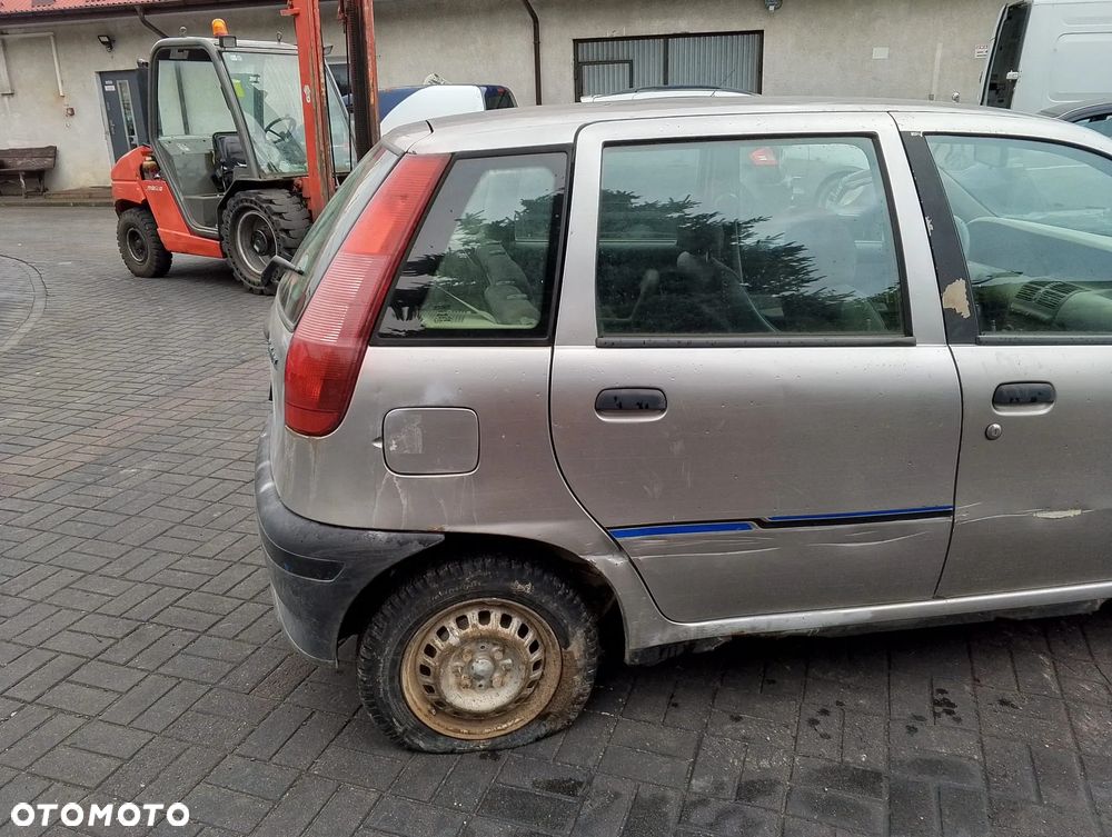 Fiat Punto 176 (93-97r.) 1.1B 54KM. Silnik 176 A6.000 / 176 B2.000 Skrzynia  C.514.5.10 / C.514.6.10 lakier 647 - Grigio Steel.Cały na części. GWARANCJA !!! - 8