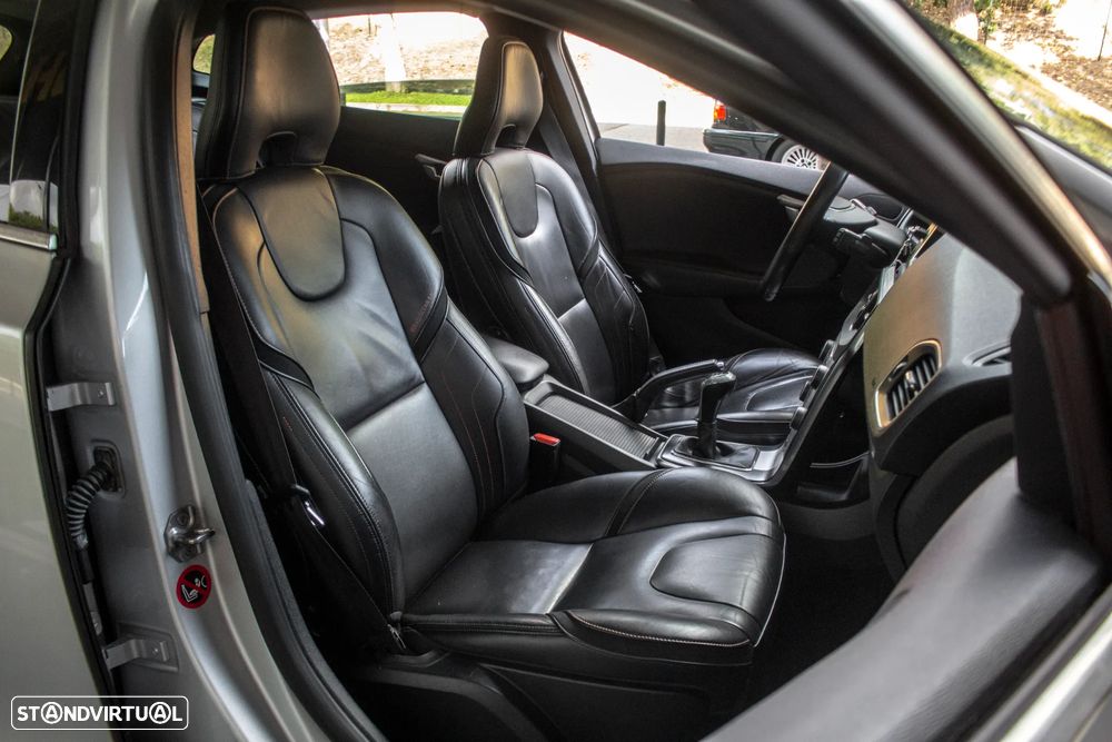 Volvo V40 Cross Country 2.0 D2 Volvo Ocean Race - 25