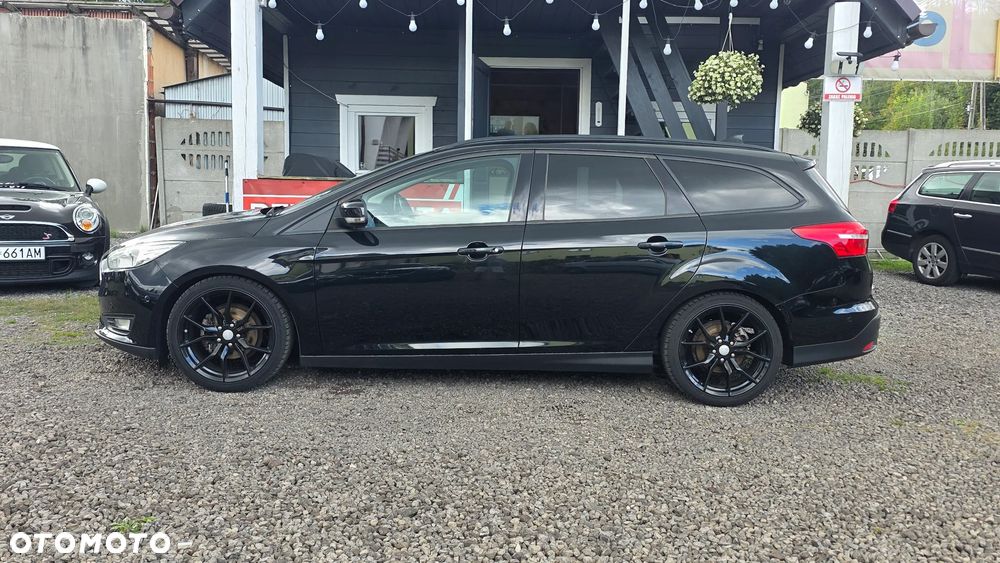 Ford Focus 1.0 EcoBoost Titanium - 27