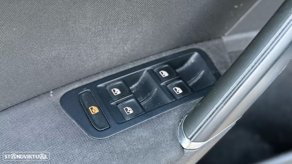 VW Golf Variant 1.6 TDi Highline - 27