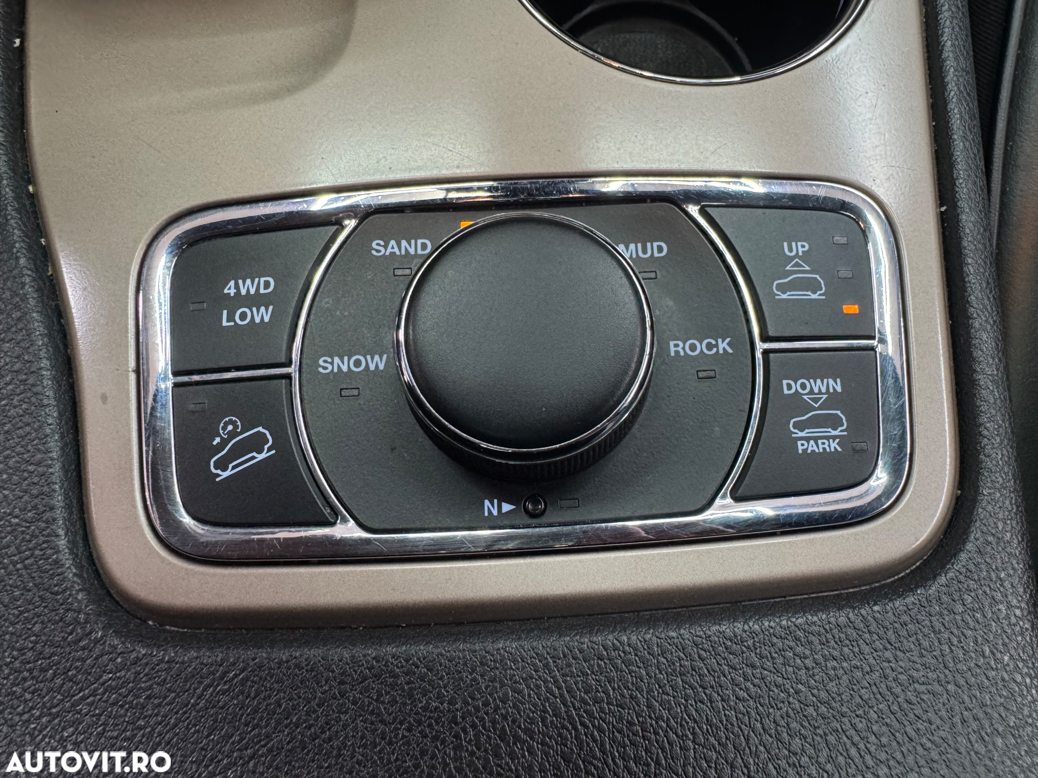 Jeep Grand Cherokee - 16