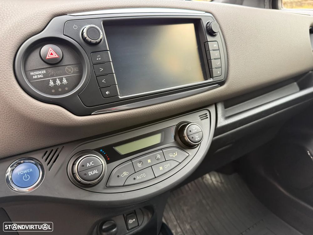 Toyota Yaris 1.5 HSD Square Collec.Bronze - 44