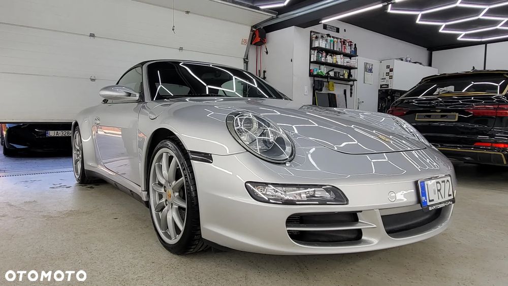 Porsche 911 Carrera 4 - 37