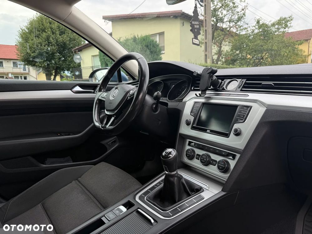 Volkswagen Passat - 24
