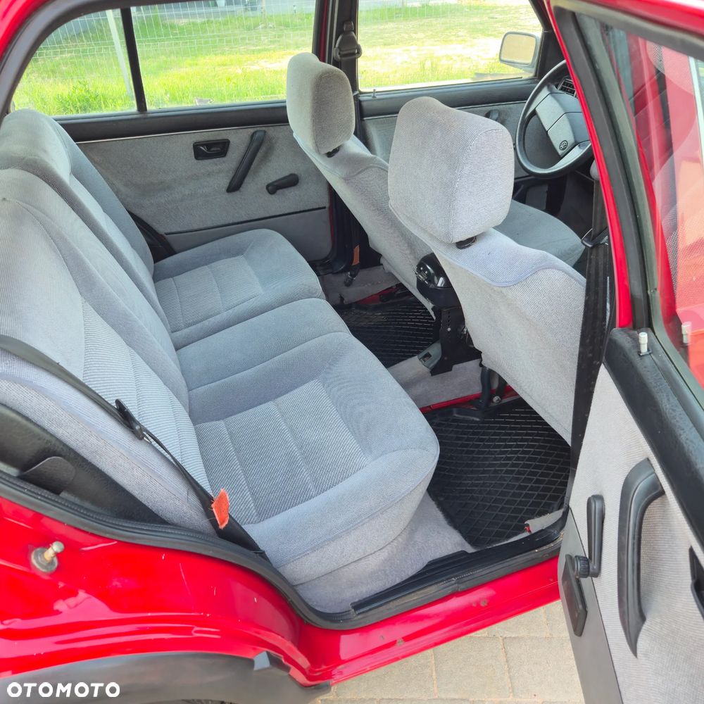 Volkswagen Golf - 10