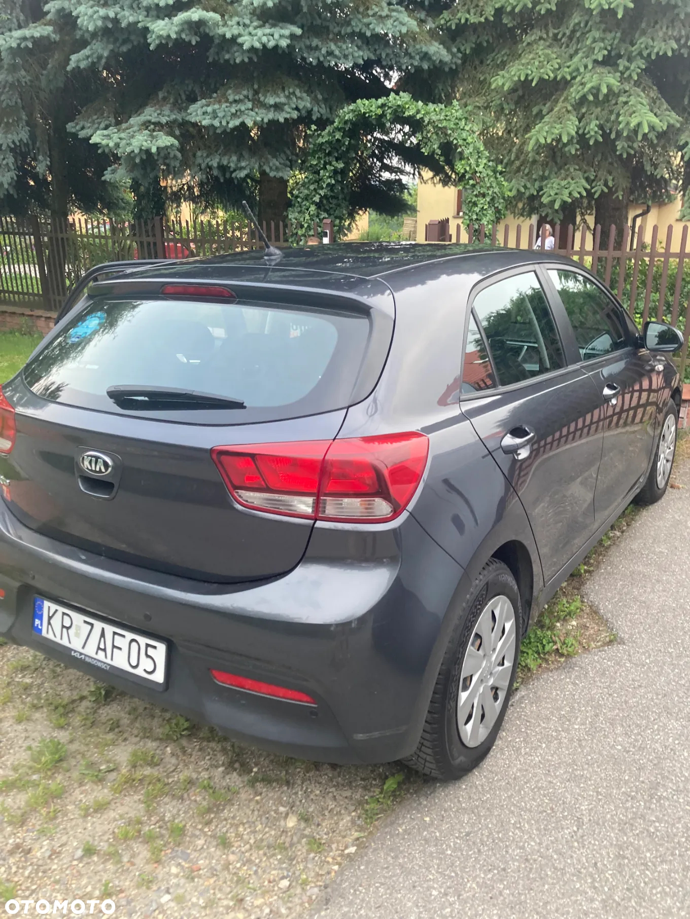 Kia Rio 1.2 L - 3