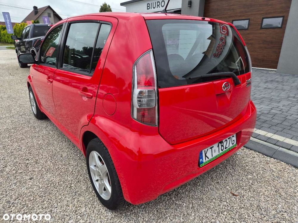 Daihatsu Sirion - 6
