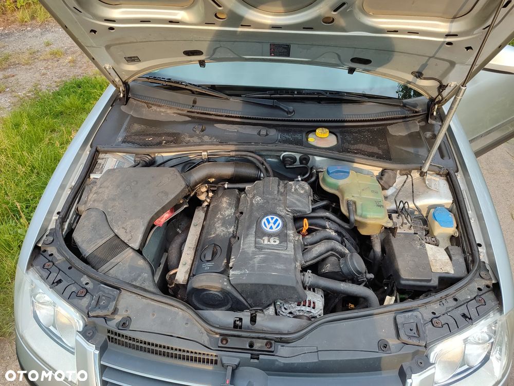 Volkswagen Passat 1.6 - 27