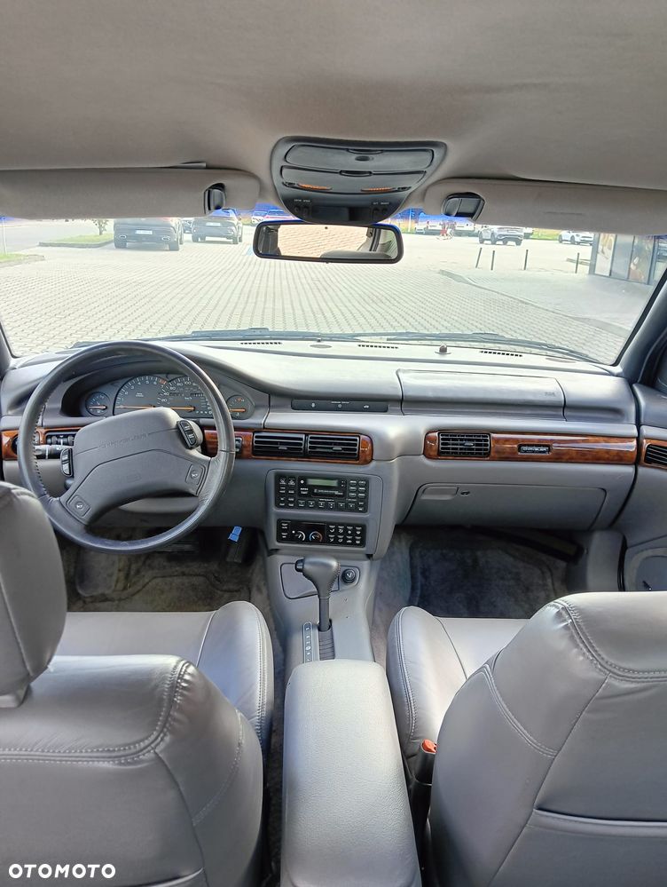 Chrysler Vision 3.5L - 13
