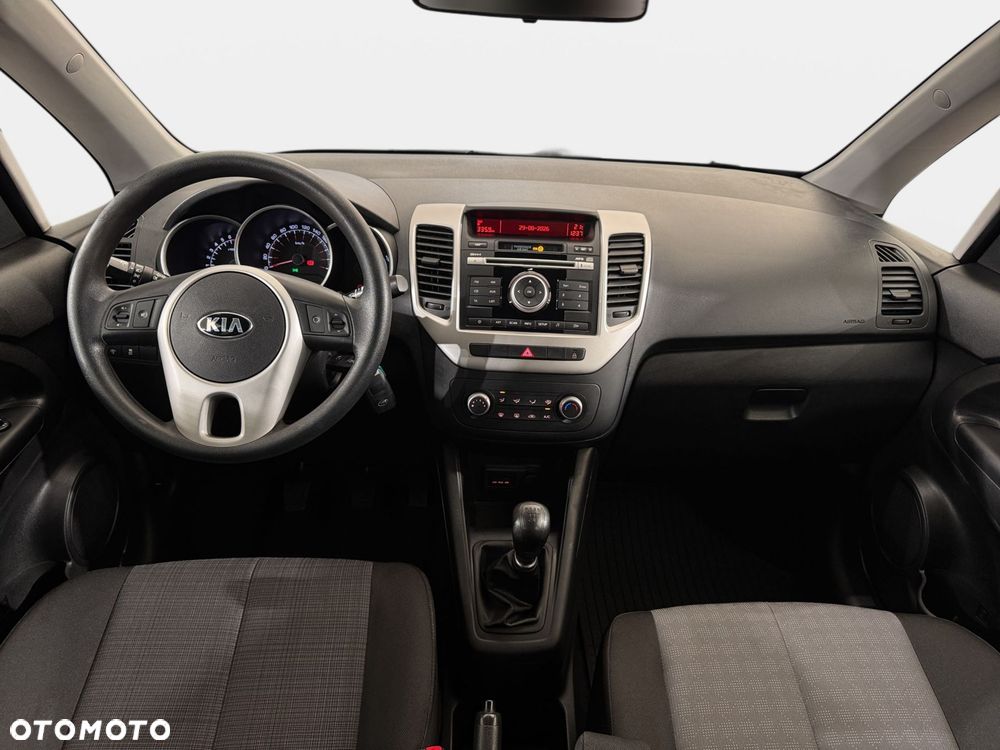 Kia Venga - 11