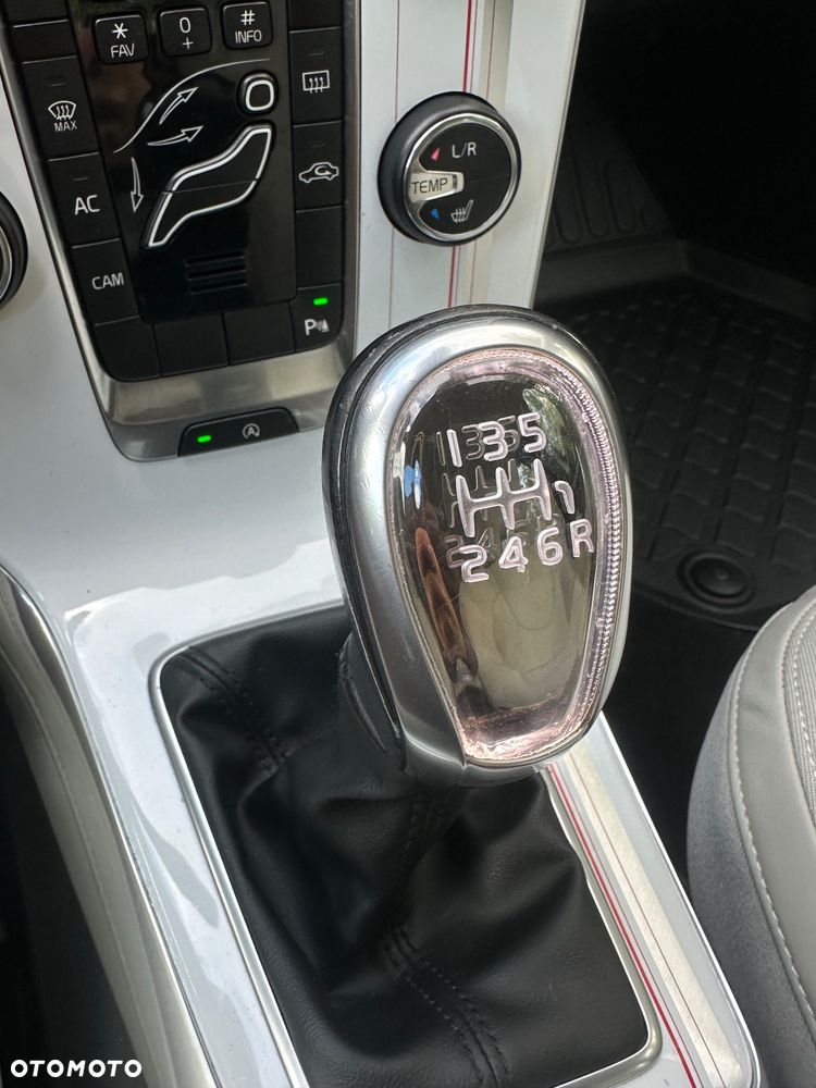 Volvo V40 D3 Momentum - 15