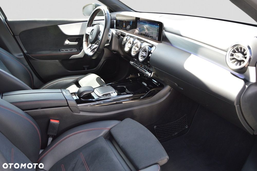Mercedes-Benz Klasa A 35 AMG 4-Matic 8G-DCT - 25