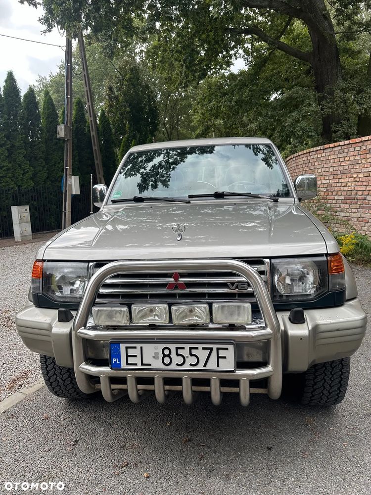 Mitsubishi Pajero - 9