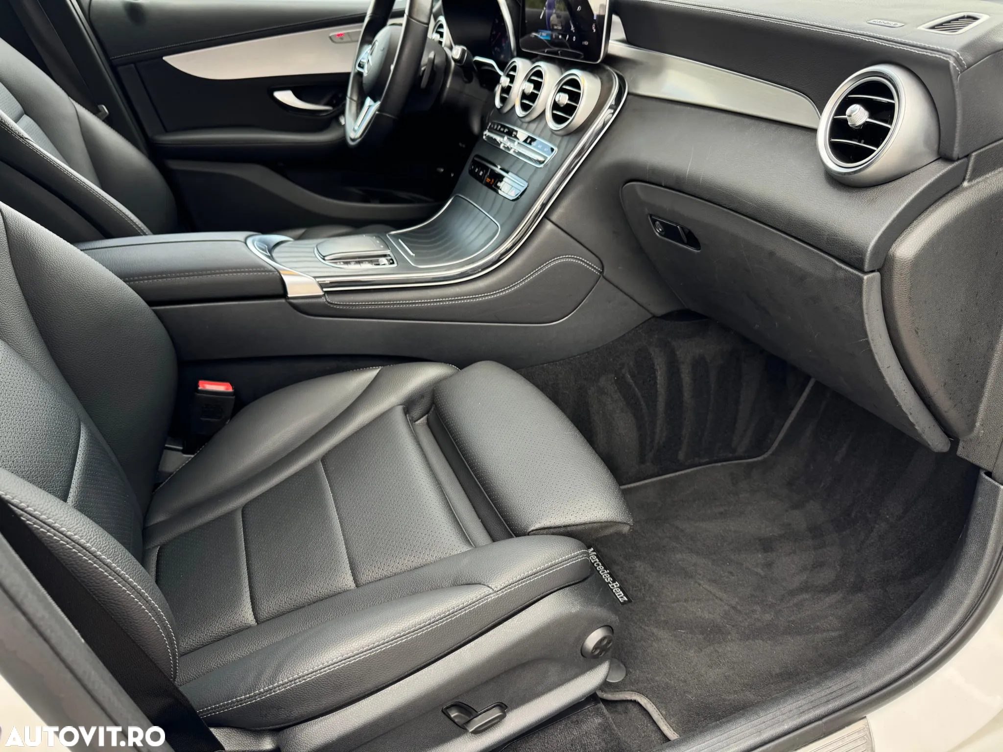 Mercedes-Benz GLC 300 e 4MATIC - 15