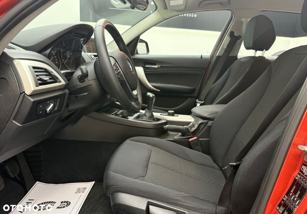 BMW Seria 1 116i - 24