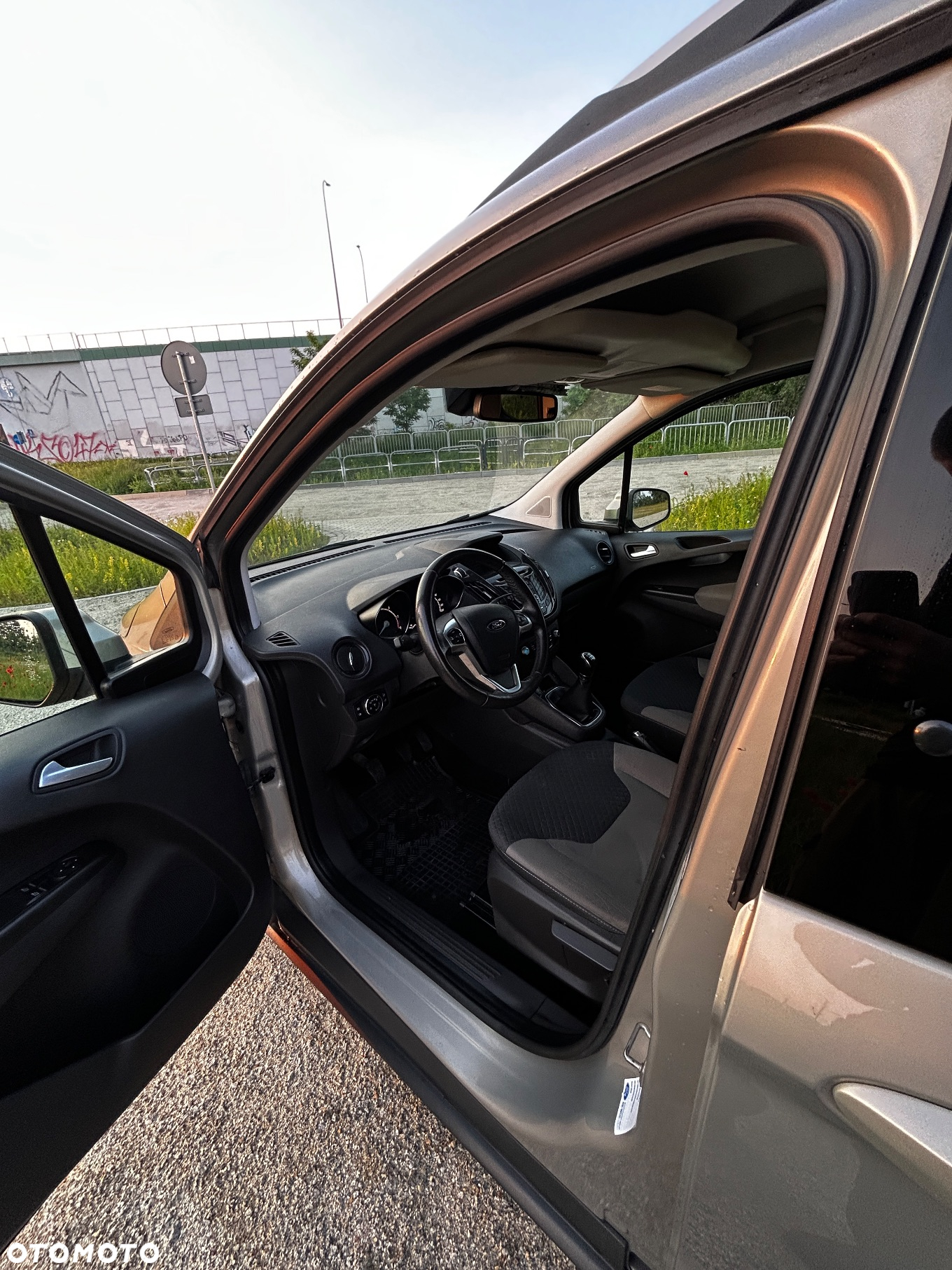 Ford Tourneo Courier 1.5 TDCi Trend - 22