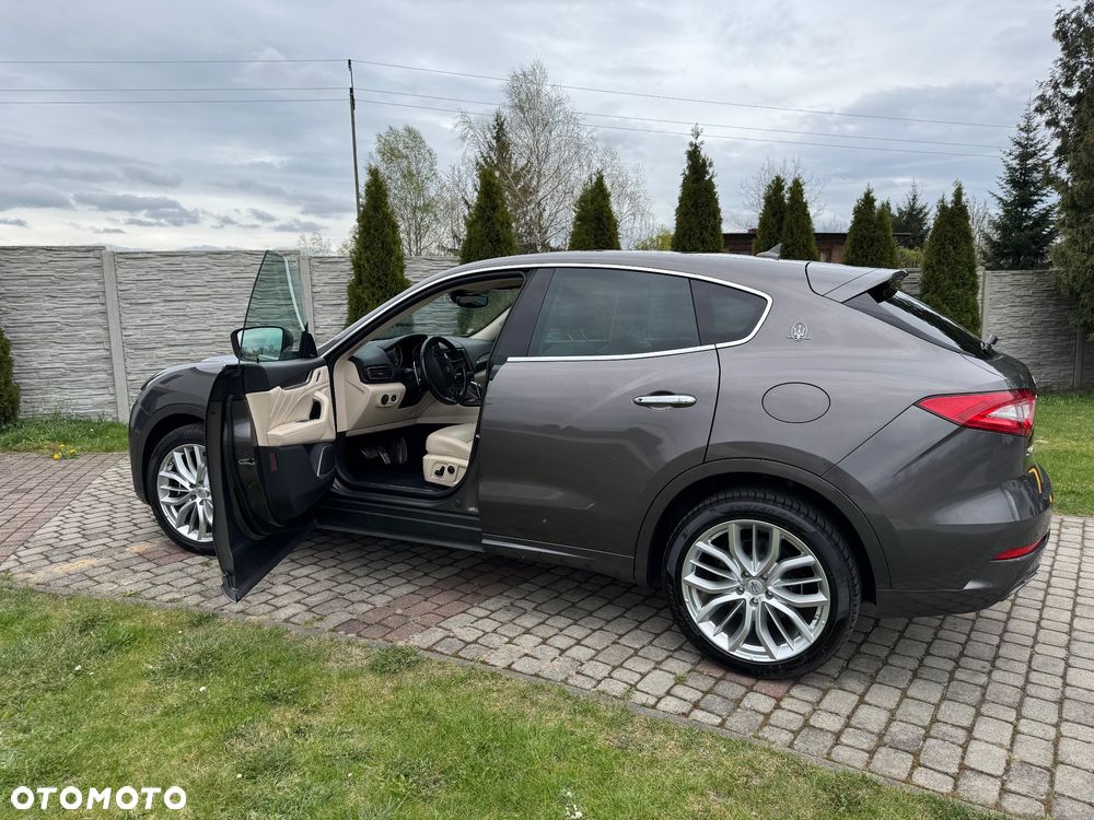 Maserati Levante S Granlusso - 13