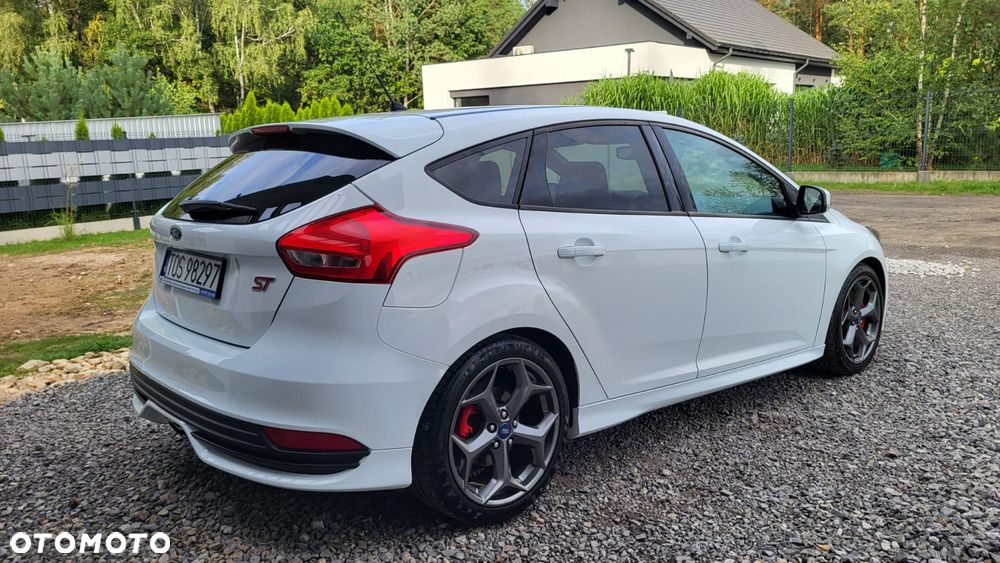 Ford Focus 2.0 TDCi ST - 12