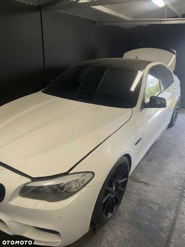 BMW Seria 5 550i - 2